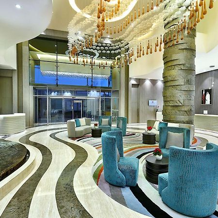 Отель Doubletree By Hilton Doha Old Town Экстерьер фото